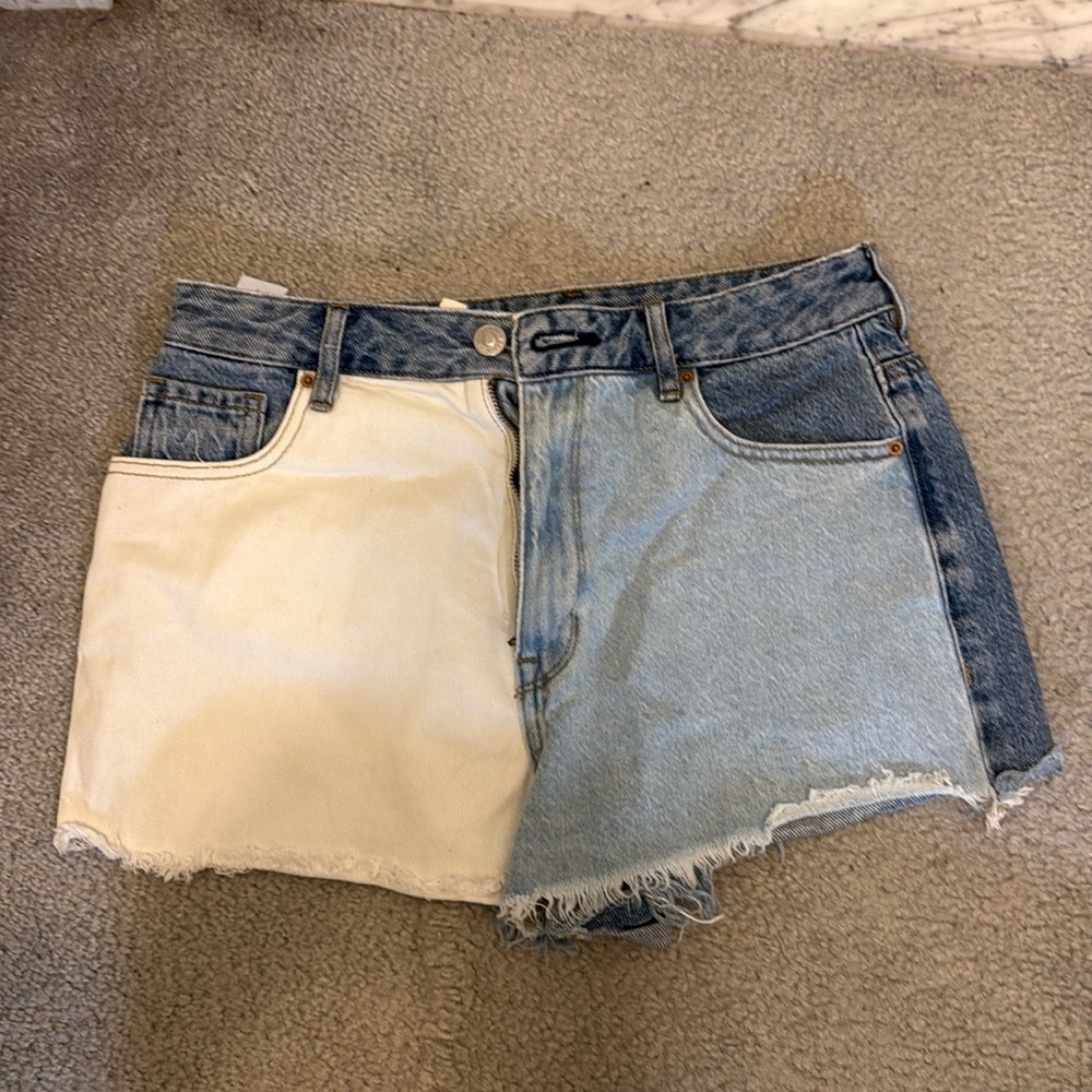 PACSUN  High Rise Festival jean shorts white and blue denim size 27.